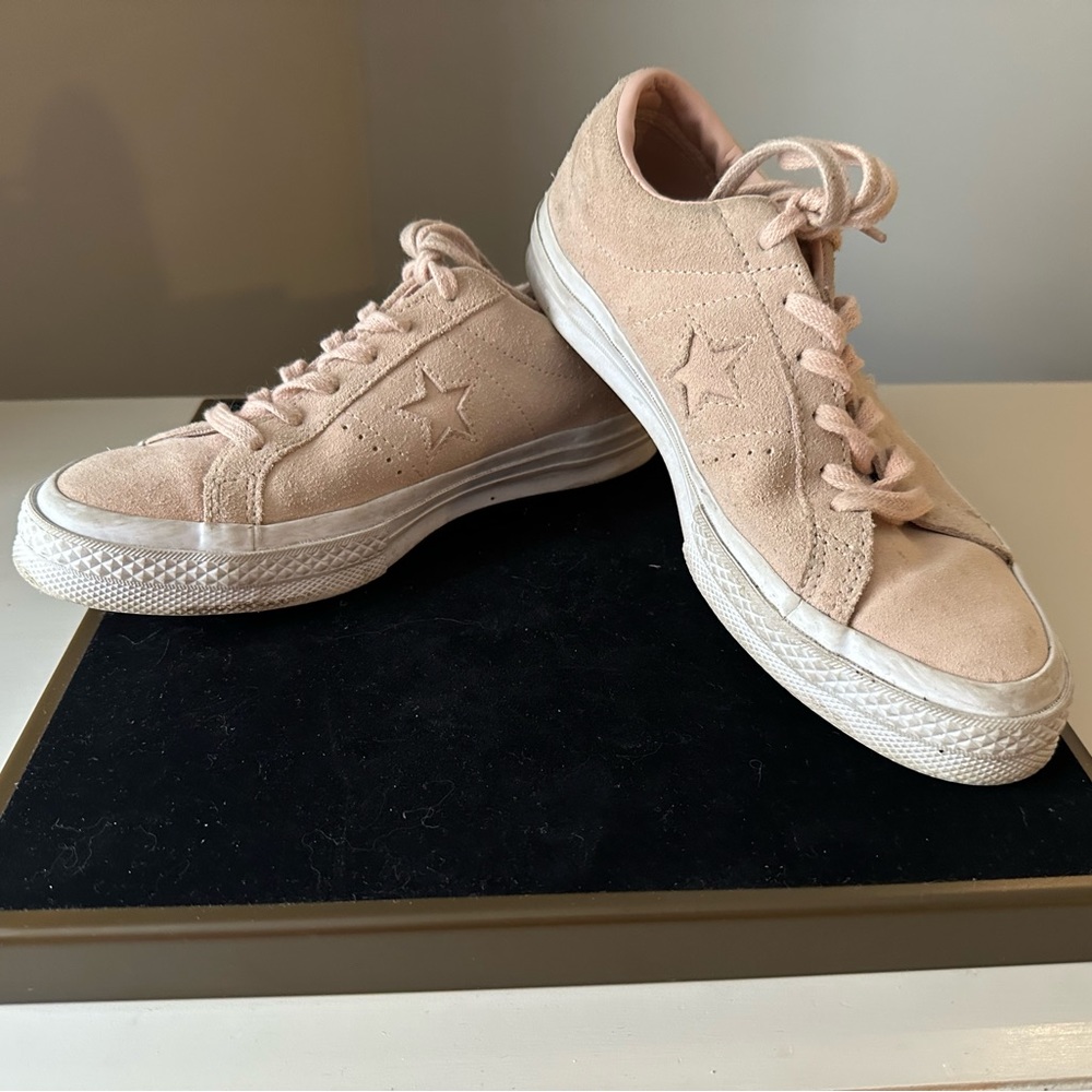 Converse shoes in pink suede